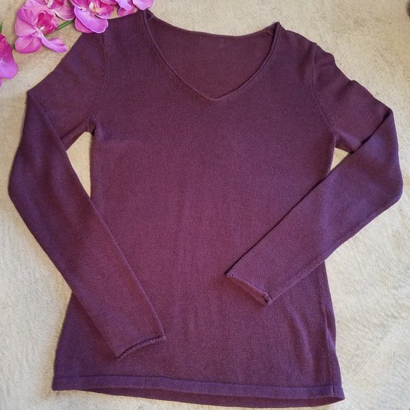 2 for 1 - V Neck sweaters - Picture 4 of 12